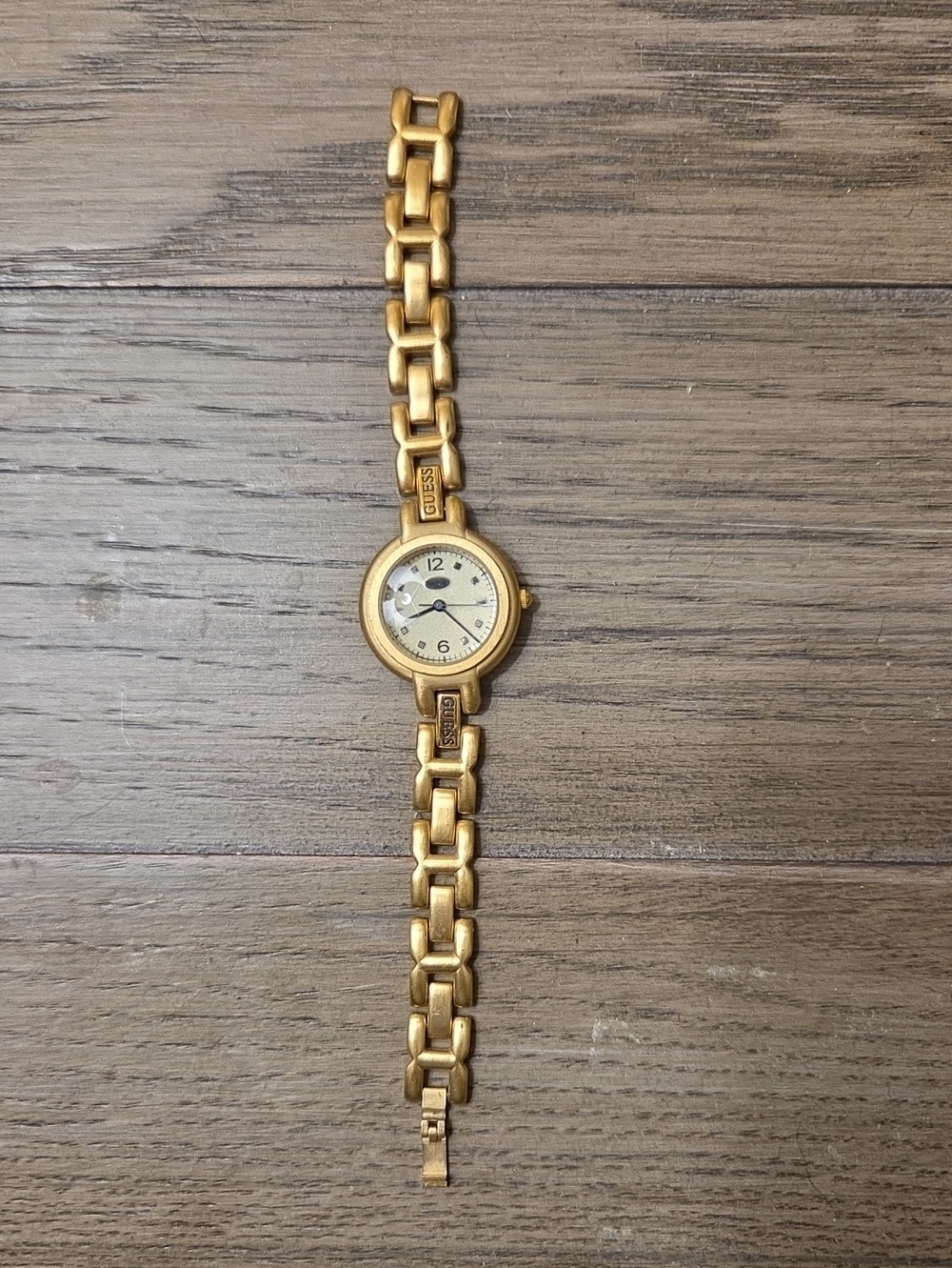 Guess Gold-Tone Women’s Link Bracelet Watch with Gold Tone Dial Vintage